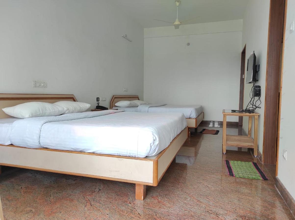 Sabari Residency Otel Vālpārai Dış mekan fotoğraf