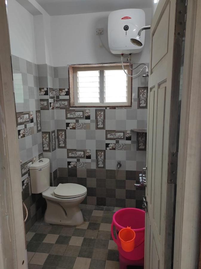 Sabari Residency Otel Vālpārai Dış mekan fotoğraf