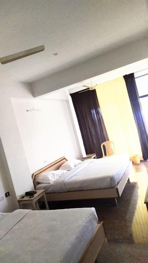 Sabari Residency Otel Vālpārai Dış mekan fotoğraf