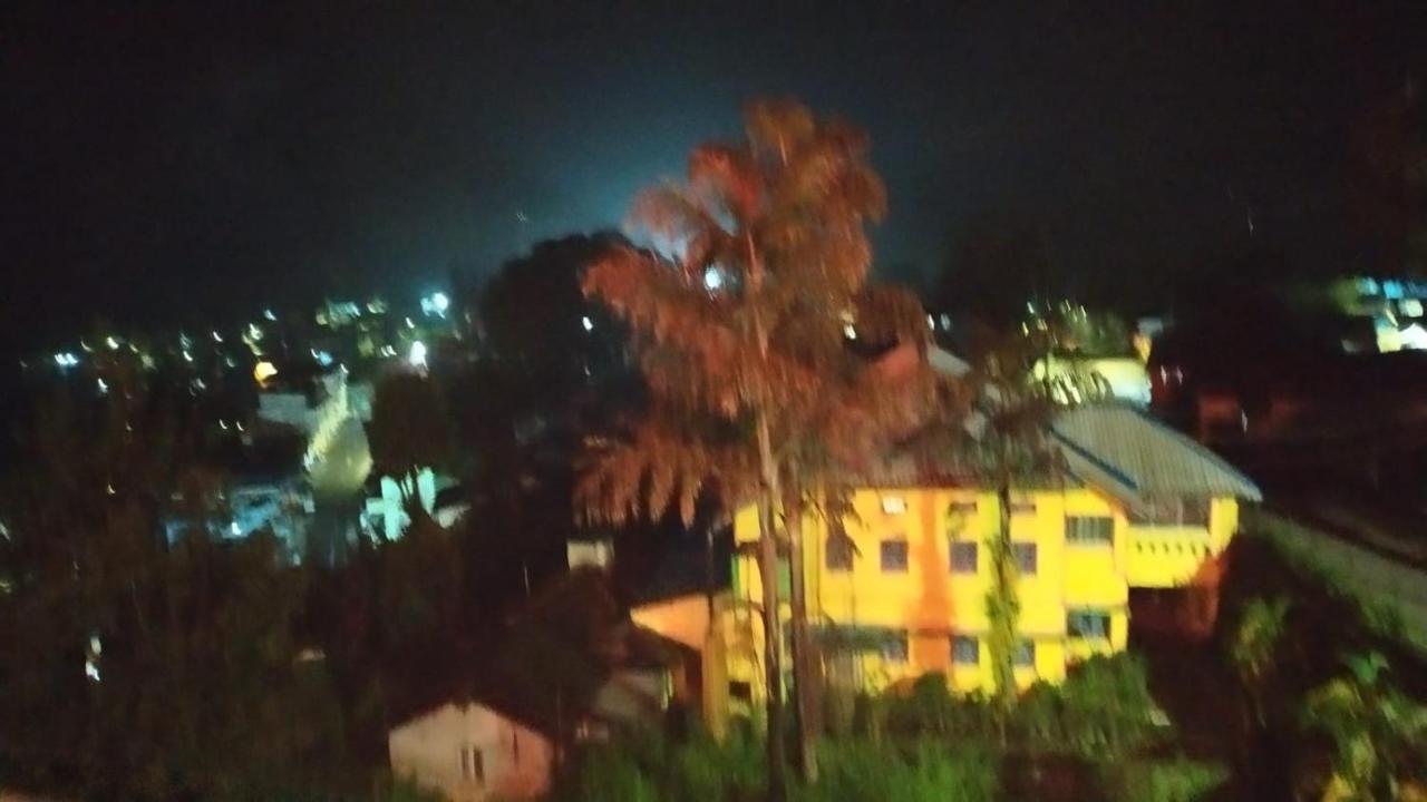 Sabari Residency Otel Vālpārai Dış mekan fotoğraf
