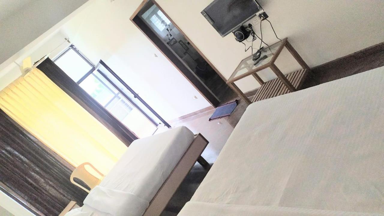 Sabari Residency Otel Vālpārai Dış mekan fotoğraf